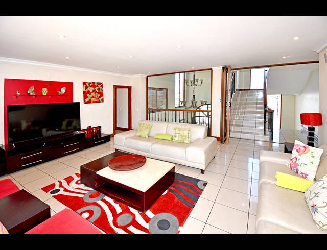6 BEDROOM HOUSE FOR SALE IN CROWN NORTH